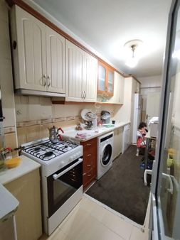 Hicret Emlaktan Esenler Fatih Mah.2+1 95 M2 Satılık Daire Acil