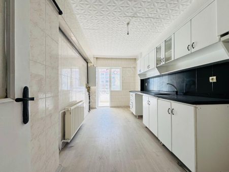 Nam-ak Emlak'tan Hastahane Yakını Asansörlü 3+1 Daire