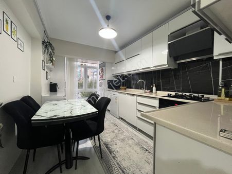 Pursaklar Mehmet Zengin Emlak'tan Merkezde 2.kat 3+1 Ful Yapılı Masrafsız Daire