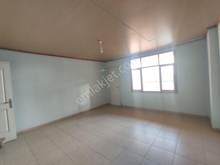 Yeşilyurt Mah. Salı Pazarının Yanı 2+1 K.mutfak Kiralık