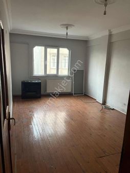 Arnavutköy Tayakadın Köy Merkezi İst Havalimanı 10 Dk 3+1 130 M²