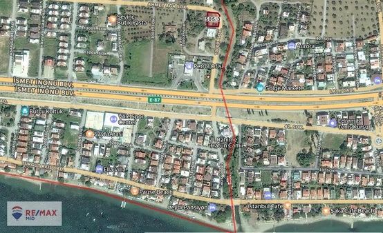 Re/max Mid'den Güre'de Köşe Parsel Villa Arsası