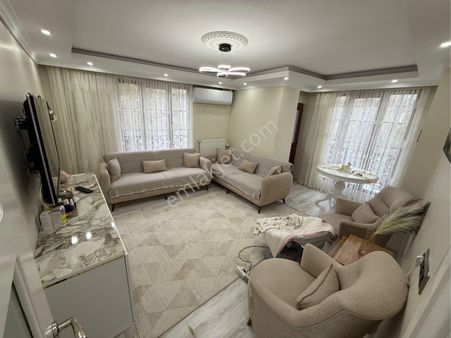 Uğurmumcu Mah'de Caddeye Yakın 2+1 105 M2 Köşe Başı Satılık 2.kat Daire