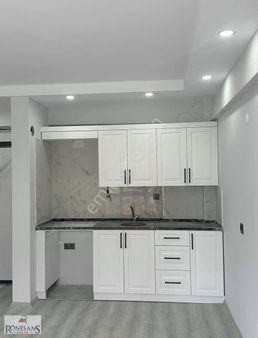 Rönesans Emlak Satılık Eşyasız 1+1