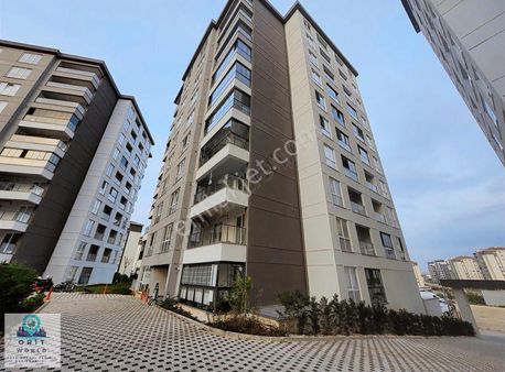 Kızılcıklı Mah. Ona 221 Sitesinde Kiralık 3+1 Arakat Daire