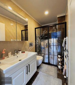 Beylikdüzü Dereağzı Çamaşır Odalı Ön Cephe Satılık 3+1 Daire