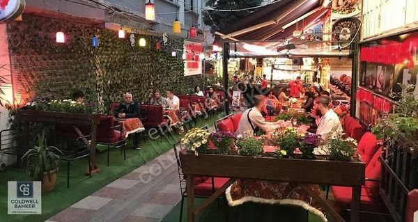 İşlek Caddede Yüksek Cirolu Devren Kiralık Cafe