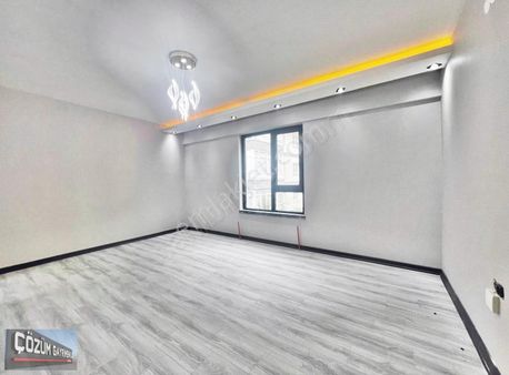 Çözüm'den Merkezde Sıfır 3+1 Katta Ön Cephe Çift Banyolu Daire