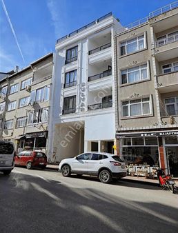 Çarşı Mahallesinde Cadde Üzeri Sıfır 2+1 Daire