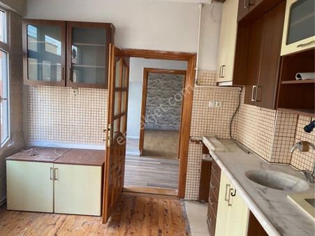 Hakkıbey Sokakta İci Temiz Satılık Daire