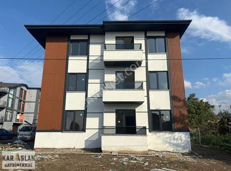 Başiskele Yeşilyurt Mahallesinde Satılık 2+1 Fırsat Arakat Daire