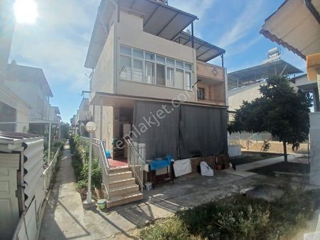Kuşadası'nda Denize 550 Metre Yakında 2+1 Satılık Yazlık