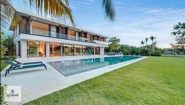 Urlada Sıfır 6+1 Site İçi Ultralüx Villa Dublex 1700m2 Arazi