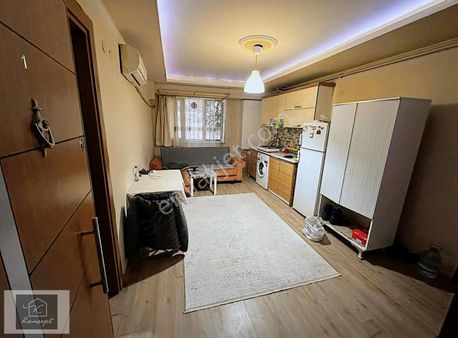 Cadde Üzeri Hazır Kiracılı 1+1