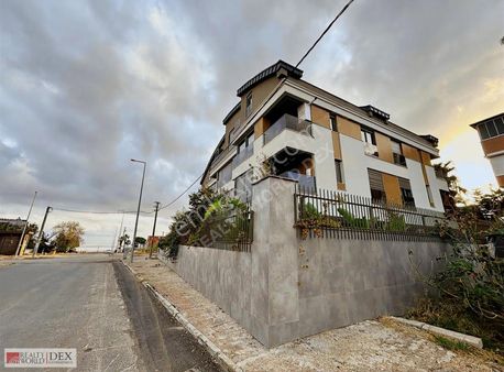 Güzeloba'da Satılık Lüks 1+1 Daire