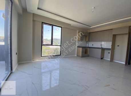 Kadıköy'de Satılık 1+1 Köşe Daire