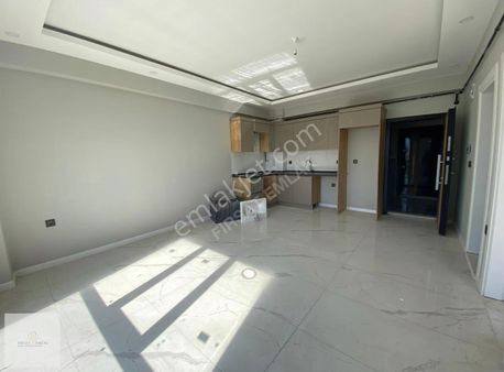 Kadıköy'de Satılık 1+1 Yüksek Giriş Daire