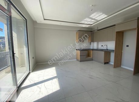 Kadıköy'de 1+1 Satılık Arakat Daire