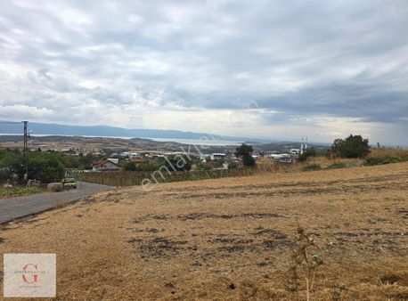 Karacabey İkizce'de Göl Manzaralı Köy İçi 2400m2t Tek Tapu Bahçe