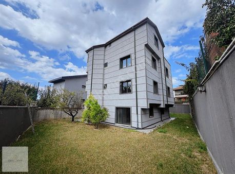 Kadıköyde Tripleks 6+2 Sıfır Ultra Lüks Satılık Villa