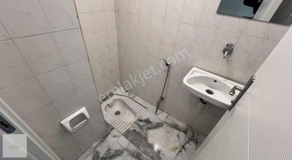 Rüstempaşa Mahallesinde Eşyalı Satılık 3+1 Daire