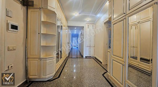 Florya Basınköy'de 280 M² Arakat 4+1 Daire