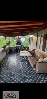 Arda Emlak Ofisin’den Lalapaşa Sinanköy De İçinde Evi Bulunan Tellerle Çevrili Yatırımlık Tarla