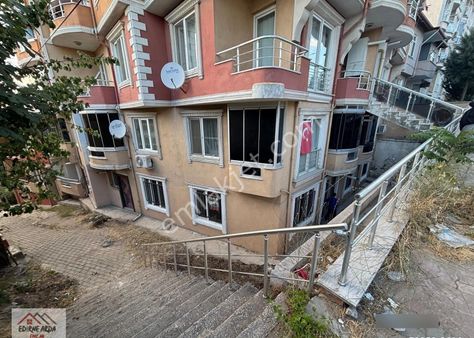 Arda Emlak Ofisin’den Su Deposu Mevkii'nde Geniş Kısmi Eşyalı Daire