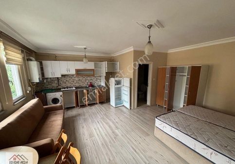 Arda Emlak Ofisi’nde Selimiye Camii Yakını Eşyalı Geniş Daire