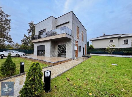 Cb Elexus| Kırkpınarda Göl Ve Orman Manzaralı 4+1 Satılık Villa