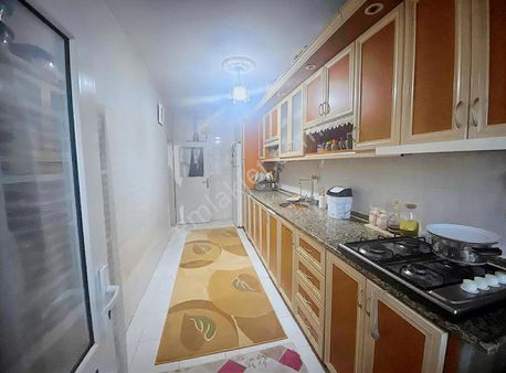 Küçükçekmece Atatürk Mahallesi 325.sokakta Satılık 2+1 Daire!!