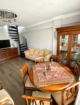 Güngören Haznedar Mahallesi'nde 4+1 180 M2 Satılık Dubleks Daire