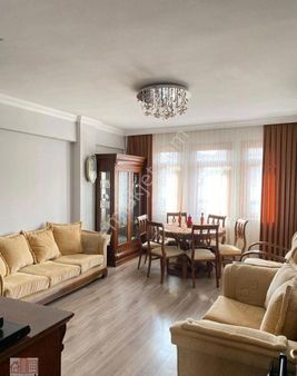 Güngören Haznedar Mahallesi'nde 4+1 180 M2 Satılık Dubleks Daire