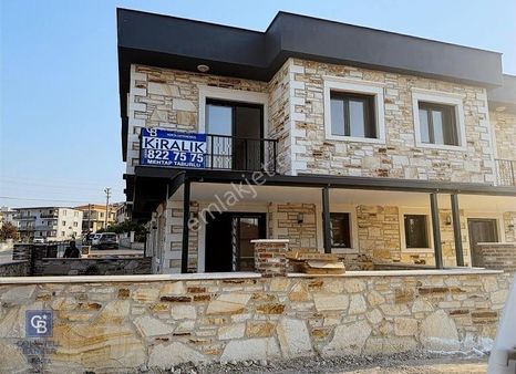 Foça Bağarası Kazım Dirik Mahallesinde Kiralık 2+1 Dubleks