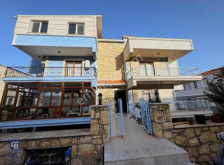 Foça Bağarası Kazım Dirik Mahallesinde Kiralık 2+1 Daire