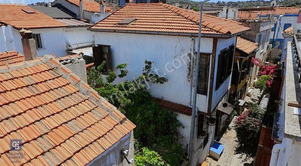 Ayvalık Merkez'de Denize 50 M Mesafede Satılık Tescilli Rum Evi