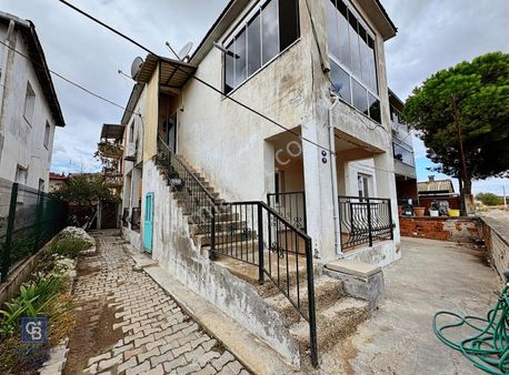 Foça Yenibağarası'nda Kiralık 2+1 Kapalı Mutfak Daire