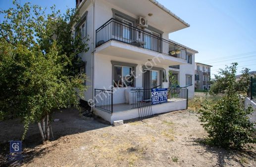 Foça Bağarası Kazım Dirik Mahallesinde Satılık 2+1 Daire