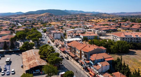 Foça Hacıveli Mah. Ana Cadde Üzeri Satılık 1+0 Daire