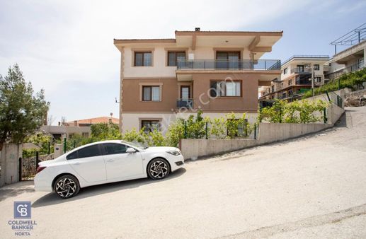 Foça Kazım Dirik Mah. Satılık 4+1 Dubleks Daire