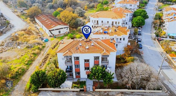 Foça Atatürk Mahallesinde Satılık 3+1 Dubleks Daire