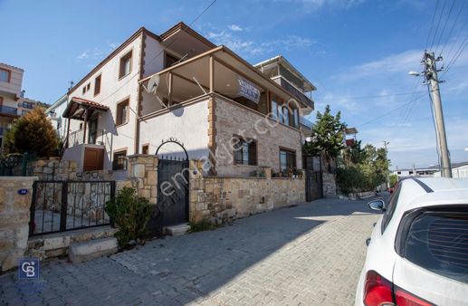 Foça Kazım Dirik Mah. Satılık Kapalı Mutfak 3+1 Daire