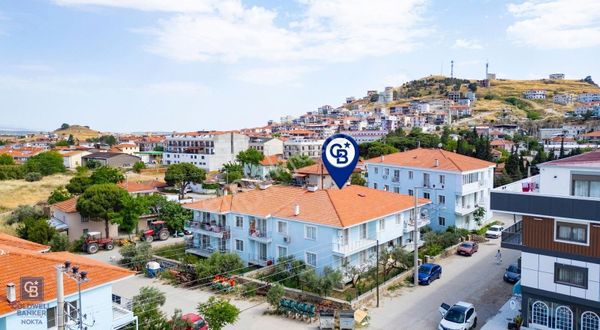 Foça Hacıveli Mah. Satılık 2+1 Kapalı Mutfaklı Daire