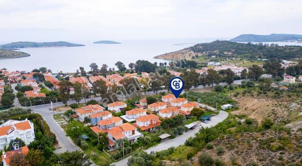 Foça Gündoğdu Sitesi'nde Satılık Dubleks Villa