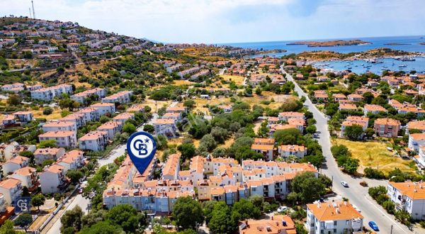 Foça Atatürk Mah. Site İçerisinde Satılık 3+1 Tripleks