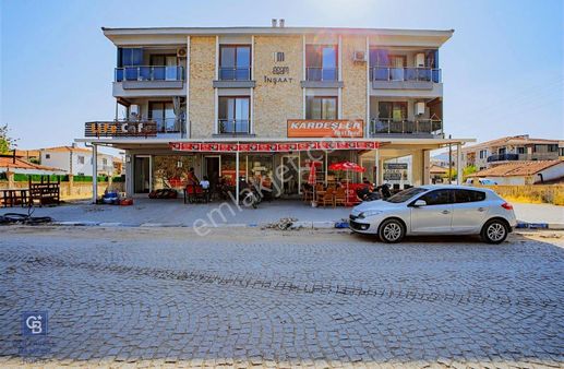 Foça Yenibağarası Ana Cadde Üzeri Satılık Dükkan