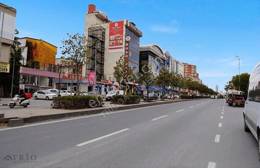Esenyurt Doğan Araslı Bulvarı Ana Cadde Üzeri Kiralık Ofis Büro