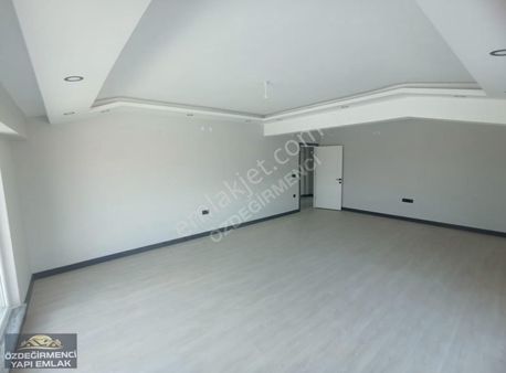 Özdeğirmenci Yapı Emlaktan Satılık 6+1 350 M2 Dublex Daire