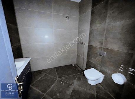 Avcılar Kiralık 3+1 Ofis E-5' E 100 M. Mesafede Metrobüse Yakın