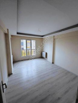 Yorulmaz Gayrimenkulde 2+1 Daire